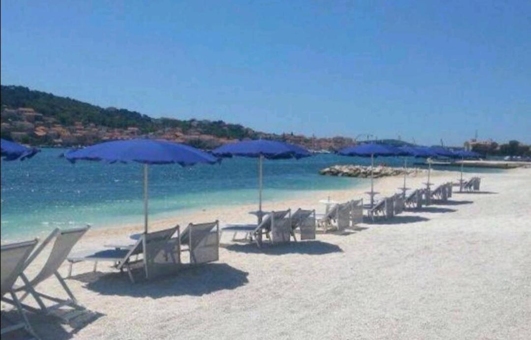 Modern 4* Luxury Apartment In Center Trogir Buitenkant foto