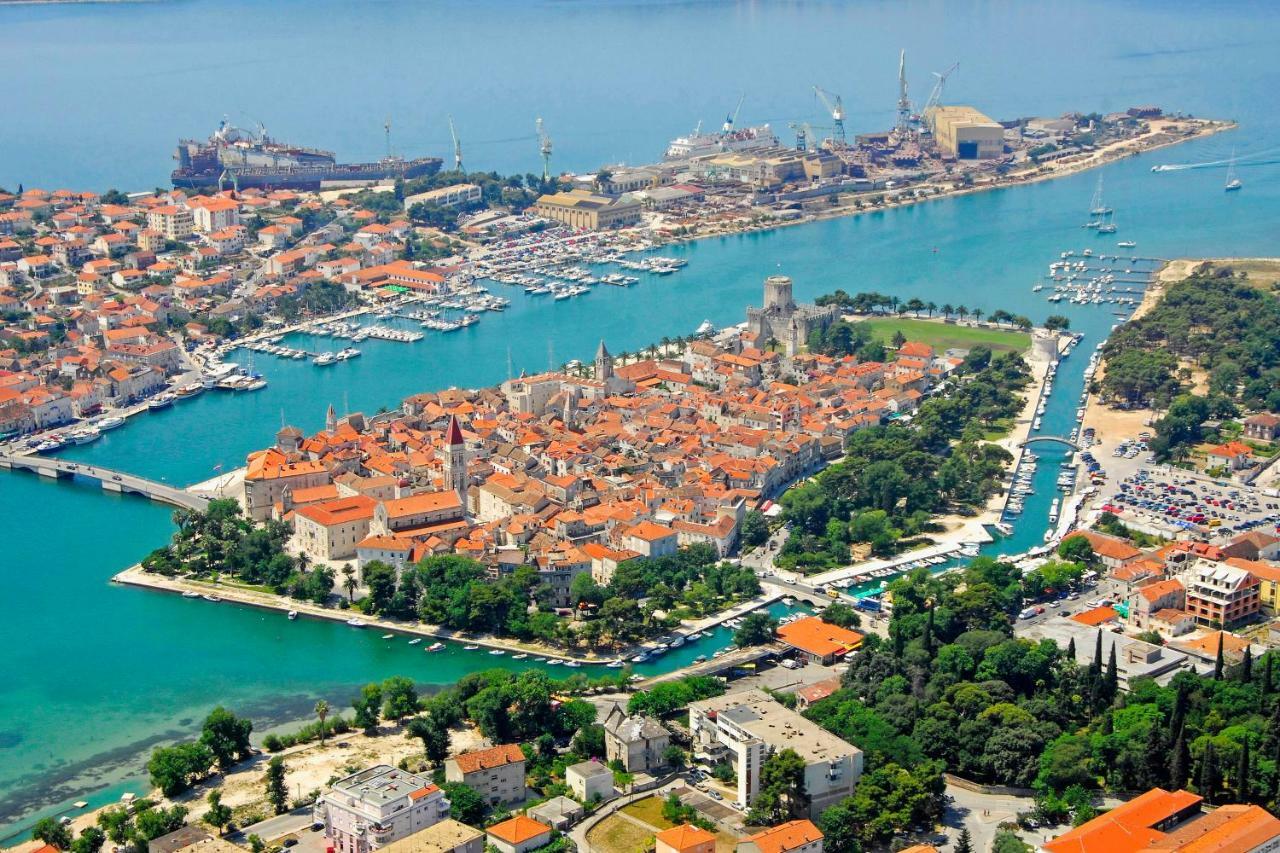 Modern 4* Luxury Apartment In Center Trogir Buitenkant foto