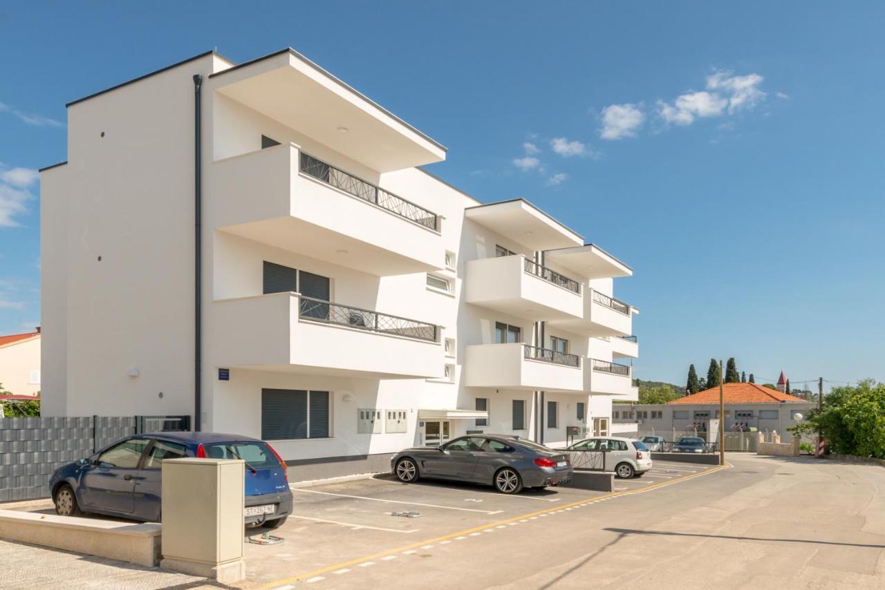 Modern 4* Luxury Apartment In Center Trogir Buitenkant foto