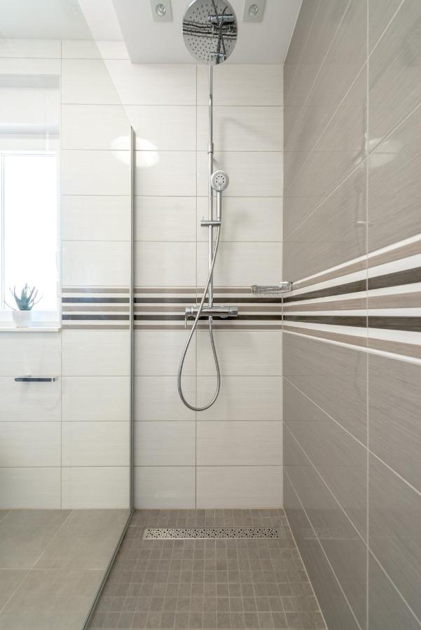 Modern 4* Luxury Apartment In Center Trogir Buitenkant foto