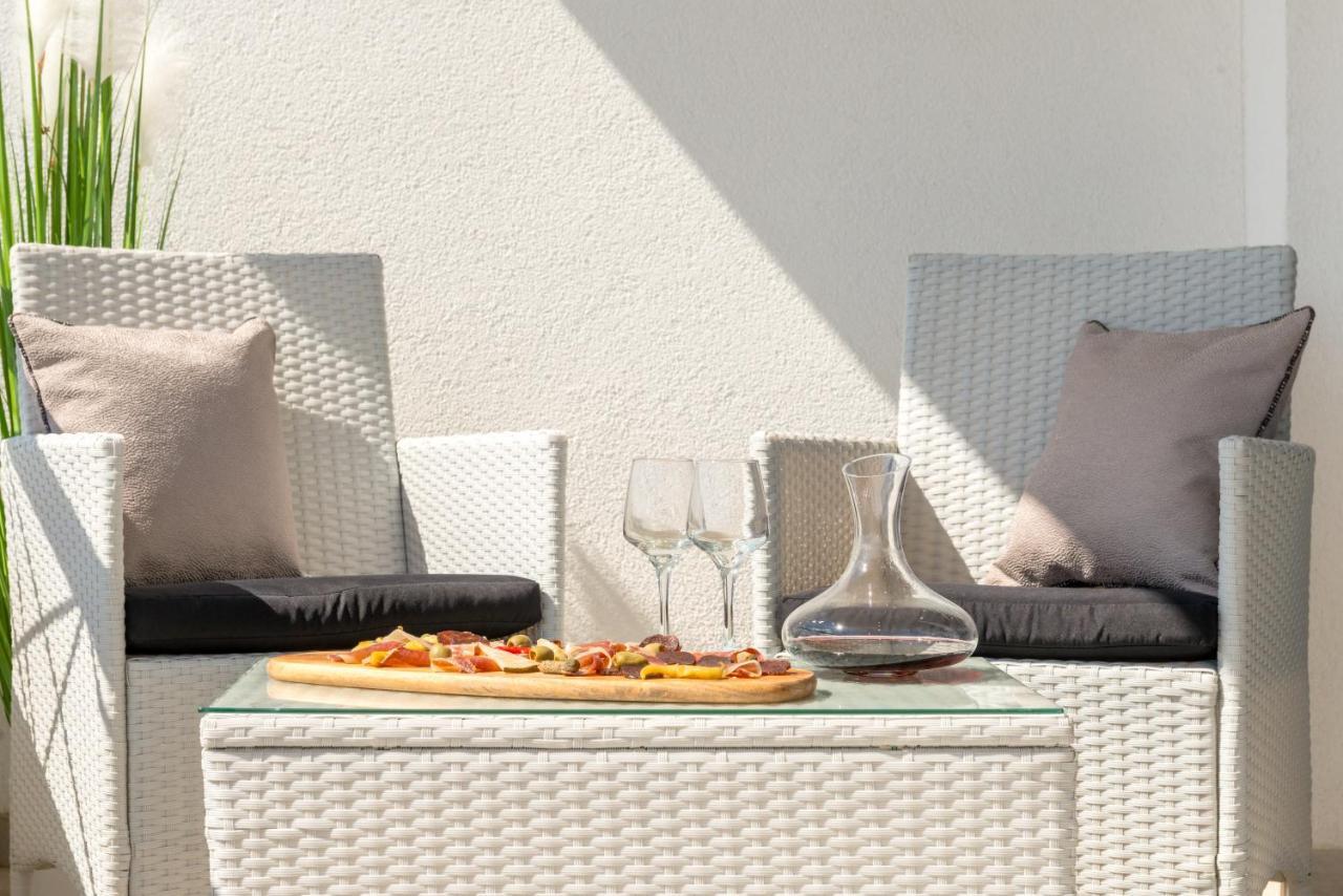 Modern 4* Luxury Apartment In Center Trogir Buitenkant foto