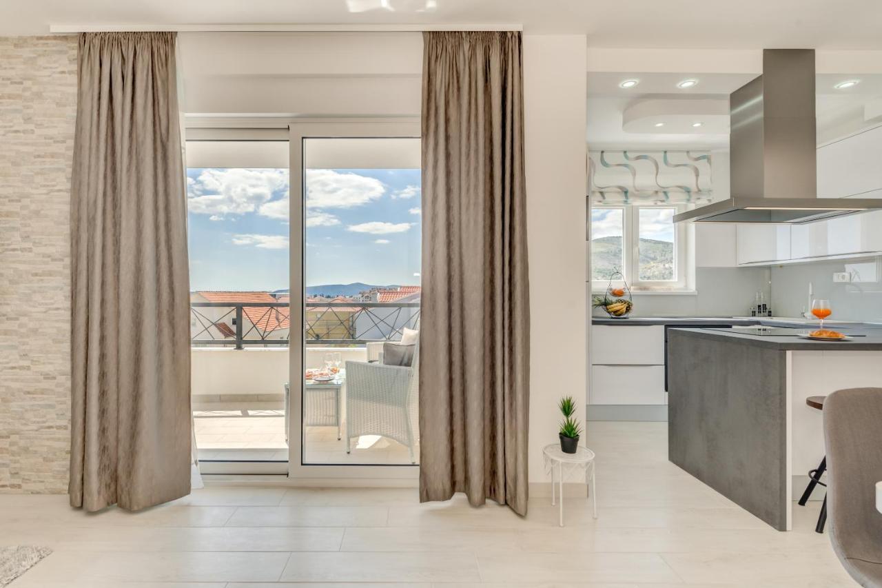 Modern 4* Luxury Apartment In Center Trogir Buitenkant foto
