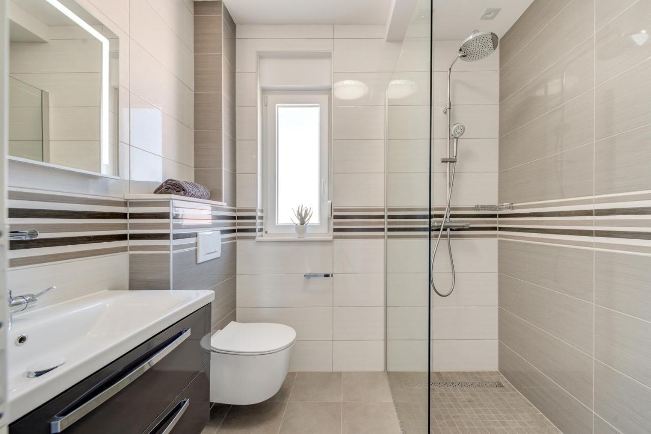 Modern 4* Luxury Apartment In Center Trogir Buitenkant foto