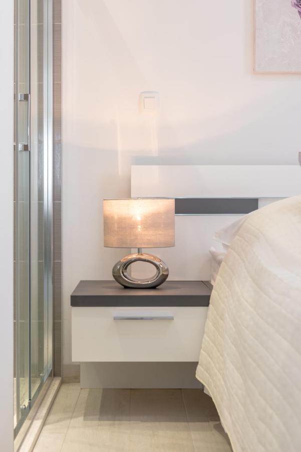 Modern 4* Luxury Apartment In Center Trogir Buitenkant foto