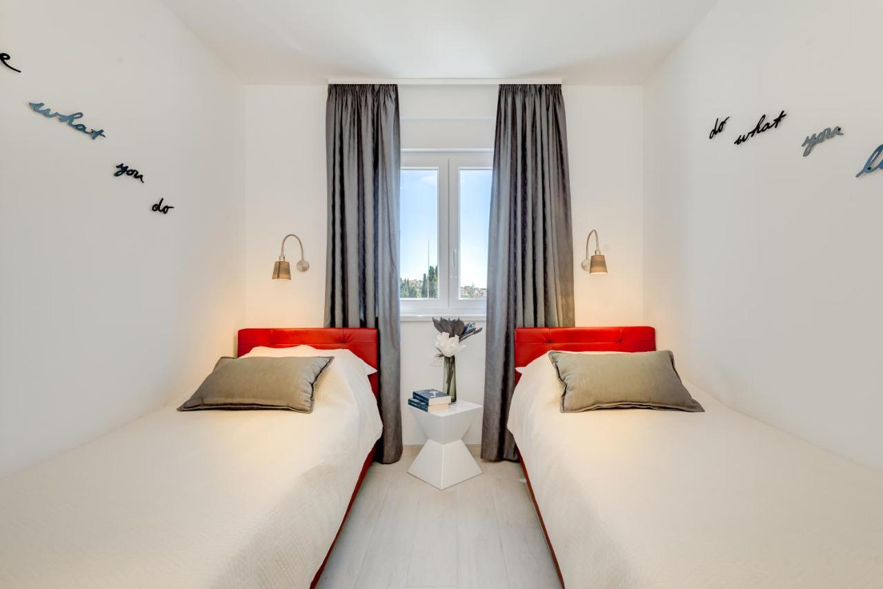 Modern 4* Luxury Apartment In Center Trogir Buitenkant foto