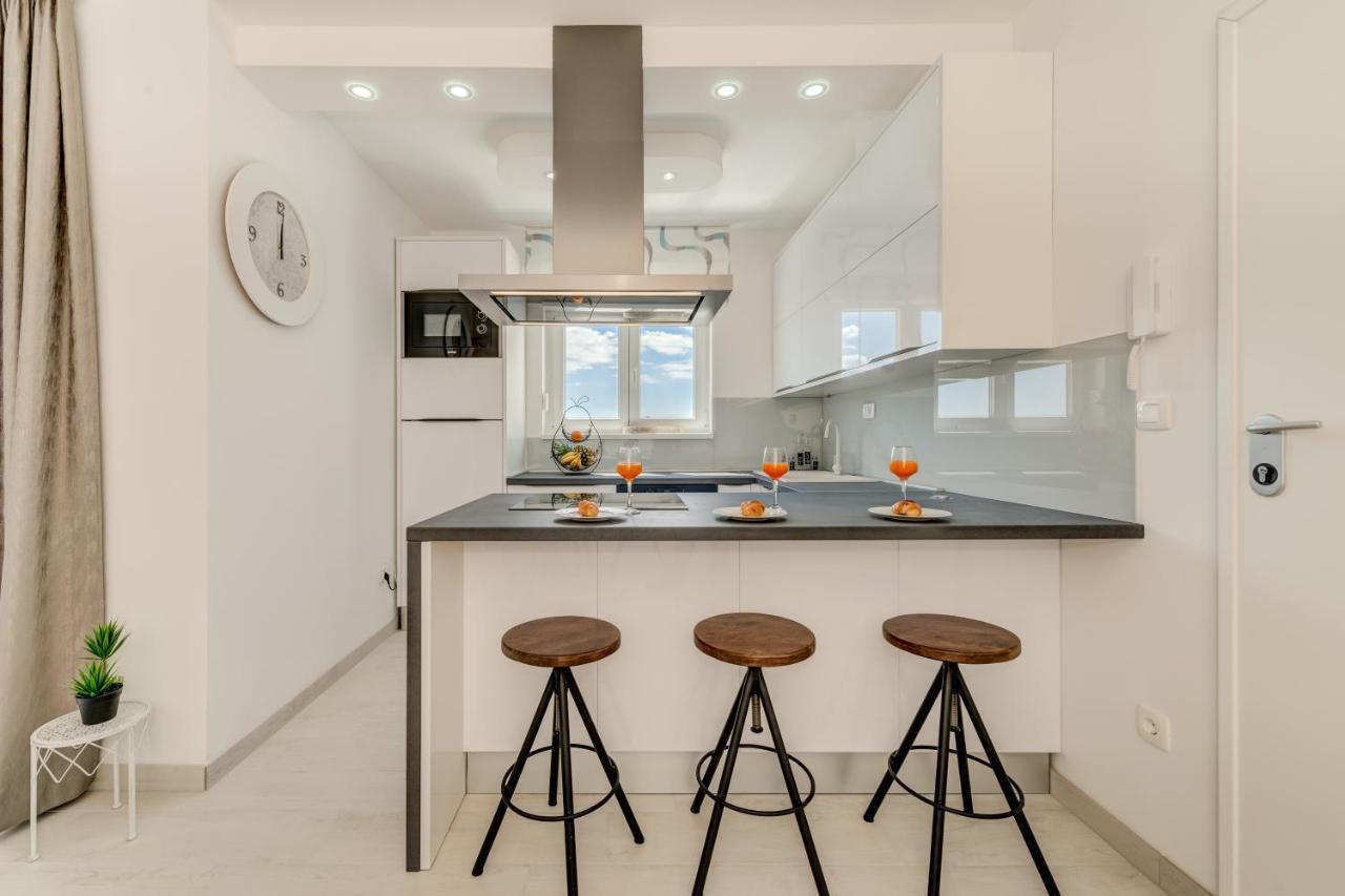 Modern 4* Luxury Apartment In Center Trogir Buitenkant foto
