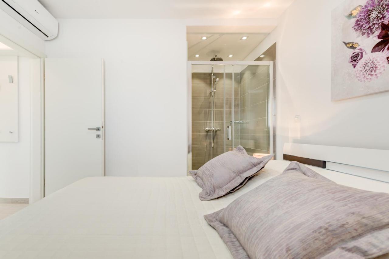 Modern 4* Luxury Apartment In Center Trogir Buitenkant foto